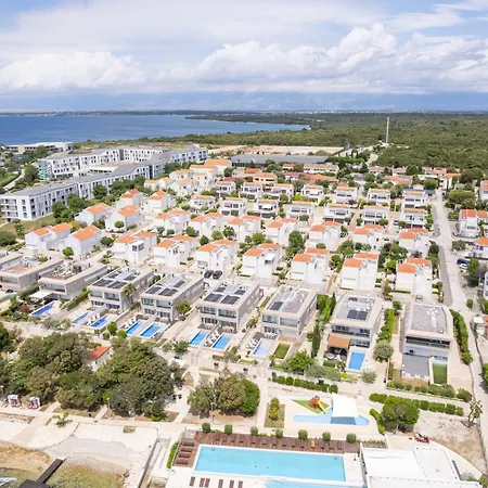 Sunny With Pool Access * Zadar